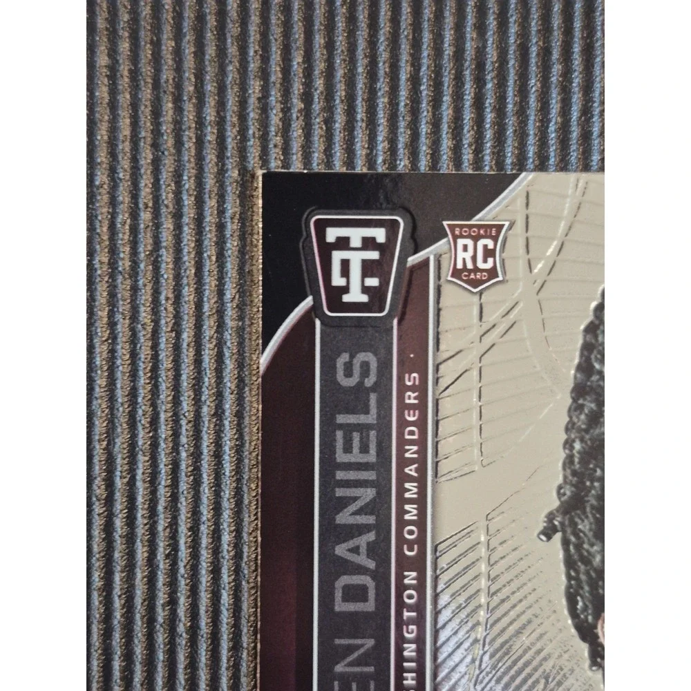 2024 Panini‎ Totally Certified Jayden Daniels #1 (RC)  Paortraits Commanders